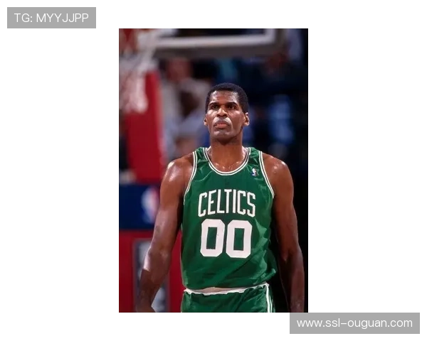 前NBA球员凯尔-盖伊从校园教练岗位重返职业赛场